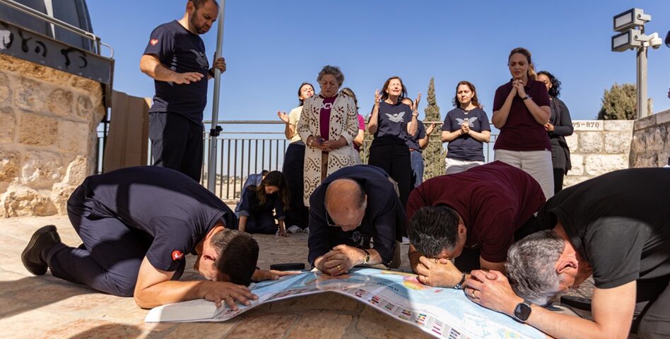 Domingo de Pentecostés: La oración en el Cenáculo de Jerusalén marca el final del Ayuno de Daniel oracao cenaculo geral abre – Iglesia Universal